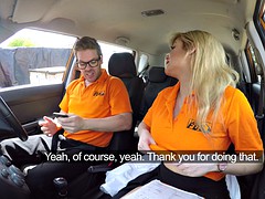 nerdy chick gets dicked in the car