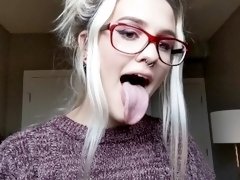 super sexy up close mouth tongue & spit play