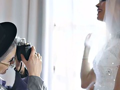 Lesbian trans bride penetrates her photographer babe